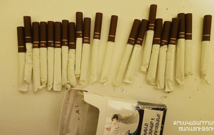«Արթիկ» քրեակատարողական հիմնարկի ծառայողները հիմնարկում դասավանդող ուսուցչի մոտից հայտնաբերել են կասկածելի ծխախոտի տուփ