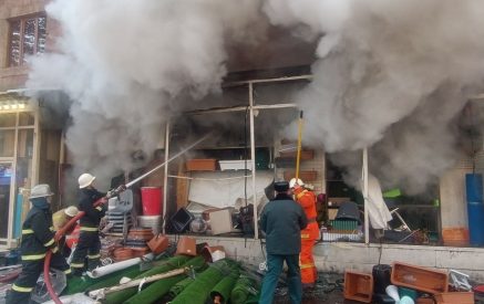Տիգրան Մեծի պողոտայի խանութներից մեկում բռնկված հրդեհը մարվել է