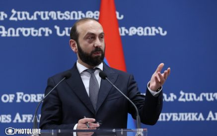 «Հայաստանի եւ Ադրբեջանի միջեւ ուղիղ կապ կա»․ Արարատ Միրզոյան