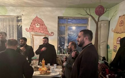 Սուրբ Ծննդյան ընթրիք Արցախից բռնի տեղահանված և Մասիս քաղաքի համայնքային շինություններում ապաստանած ընտանիքների համար