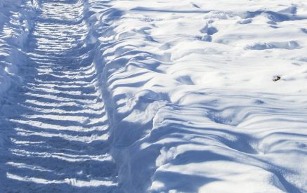 Արարատի, Վայքի, Ջերմուկի, Սիսիանի և Մեղրիի տարածաշրջաններում և Վարդենյաց լեռնանցքում ձյուն է տեղում