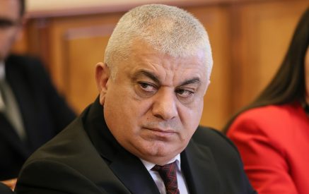 Ոստիկանության պետի՝ «լակոտի պես» արտահայտությունը որևէ մեկին ուղղված չի եղել. վարչական դատարան. «Հետք»