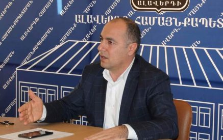 Հայցը վարույթ է ընդունվել, այսօրվանից կասեցված է ինձ անվստահություն հայտնելու մասին ավագանու որոշումը: Կոչ եմ անում Դավիթ Ղումաշյանին՝ դադարեցնել Ալավերդի համայնքի ղեկավարի լիազորությունների իրականացումը. Թամազյան