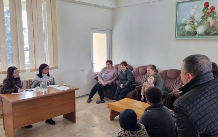 Հանդիպել եմ Աբովյանում բնակվող բռնի տեղահանված արցախցիներին: Ամեն ջանք դնելու եմ, որ խնդիրները ստանան պատշաճ լուծում. Թագուհի Թովմասյան