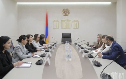 Պատգամավորները ֆրանսիացի դիվանագետների հետ քննարկել են ընտանեկան բռնությանն առնչվող օրենսդրական նախագծերի փաթեթին առնչվող հարցեր