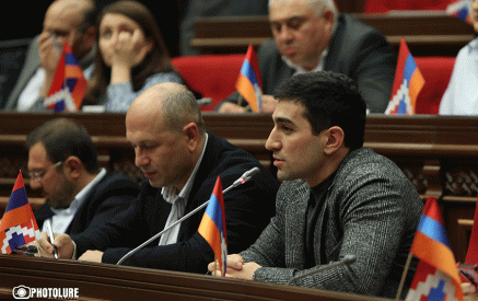 Նախաքննության ավարտից 24 ժամ չանցած, Լեւոն Քոչարյանին կրկին կանչել են քննչական կոմիտե