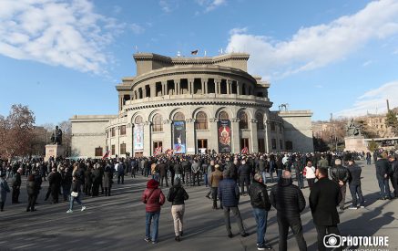 «Փաշինյան Նիկոլն ասում էր՝ պետք լինի, կյանքս կտամ ԱԺ ամբիոնից. հազար անգամ պետք եկավ, արա՛, էդ կյանքդ ինչի՞ ես պահել». Խաչիկ Մանուկյան