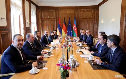Բեռլինում շարունակվում են քննարկումները Հայաստան-Ադրբեջան հարաբերությունների կարգավորման գործընթացի հարցերի շուրջ