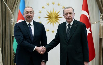 Հնչում են կոչեր՝ զորք մտցնելու Հայաստան. Թուրքիան և Ադրբեջանը խիստ մտահոգ են պայքարի աճով. Վարուժան Գեղամյան