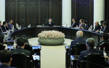 Փաշինյանը վերջին տարիներին կառավարության նիստերի մի ահռելի հատված, որպես կանոն, նվիրել է Ալիեւի «նարատիվները» տարածելուն. «Հրապարակ»