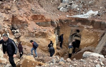 Օհանավանում բնակիչներից մեկը սեփական տարածքում հողային աշխատանքների ժամանակ հայտնաբերել է միջնադարյան ժայռափոր դամբարան