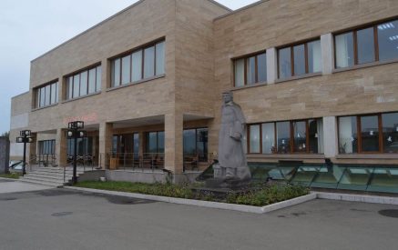 Ադրբեջանական վանդալիզմի հերթական թիրախն է դարձել Խաչատուր Աբովյանի արձանը