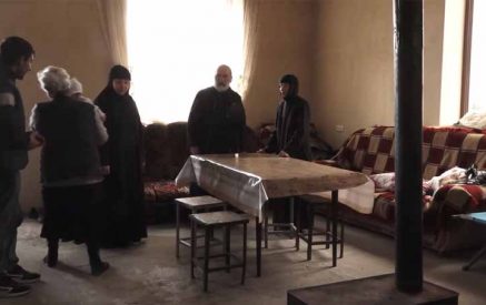 Ղազարավանի միանձնուհիներն այցելել են Արցախից բռնի տեղահանված ընտանիքին