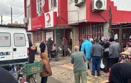 Թուրքիայում քաղաքացին ծեծի է ենթարկել Կարմիր մահիկի ղեկավարին և աշխատակիցներին