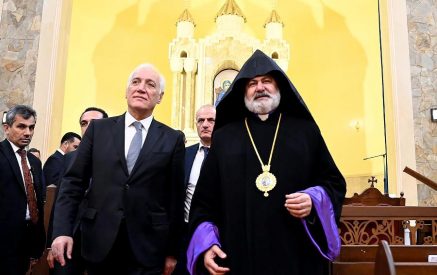 ՀՀ նախագահը Էրբիլում այցելել է Աինկավայի հայկական եկեղեցի