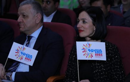 Դեսպանը տեղեկացրել է, որ համագործակցելով նախարարության հետ՝ արդեն իսկ նախատեսվել է 60 մլն եվրո աջակցություն` Հայաստանի կրթական ոլորտի զարգացման նպատակով