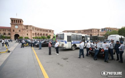 «Ռուբեն Հայրապետյանը, Միհրան Պողոսյանը, Վարդան Ղուկասյանը դրսից անում են ավելին, քան այստեղ վեր ընկած նախարարներից ցանկացածը». Գեւորգ Պետրոսյան