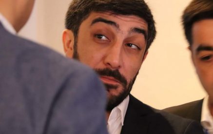 Թղթե տնակ՝ ճոճվող նավակում․ «Հայացք Երևանից»