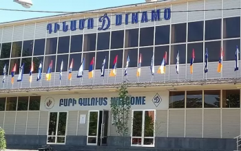 «Դինամո» մարզահամալիրում «K1» մրցաշարի մարզիչների վիճաբանությունը շարունակվել է դրսում՝ վերածվելով ծեծկռտուքի. Shamshyan.com