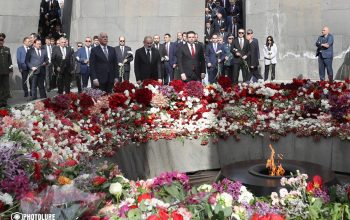 Փաշինյանը Ծիծեռնակաբերդում հարգանքի տուրք է մատուցել Հայոց ցեղասպանության զոհերի հիշատակին