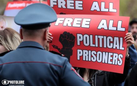 «Այսօր, քան երբեւէ, Հայաստանը խեղդվում է քաղաքական բանտարկյալների օղակում». Նաիրա Զոհրաբյան