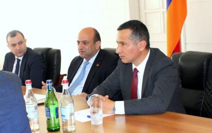 Առանձնակի ուշադրություն է հրավիրվել մարզում ընթացող լայնածավալ շինարարական աշխատանքների հետևանքով մթնոլորտ արտանետվող փոշու կանխարգելմանը