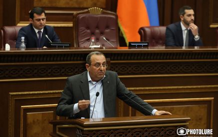 «Սատանան փախչում է խաչից, ինչպես դուք՝ ճշմարտությունից». Արծվիկ Մինասյան