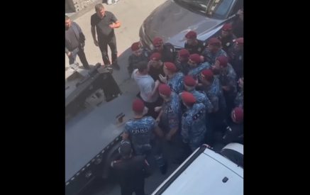Ոստիկանները դաժան ծեծի են ենթարկել ԱԺ պատգամավոր Աշոտ Սիմոնյանին, ապա տարել անհայտ ուղղությամբ․ Քրիստինե Վարդանյան