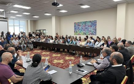 Կանադայի խորհրդարանում ինձ հարցրին՝ լավ, մեզ մեղադրում եք, մենք կեղծավորություն ենք անում, բա ձեր կառավարությունն ինչո՞ւ է այդպես գործում. Բագրատ Սրբազան