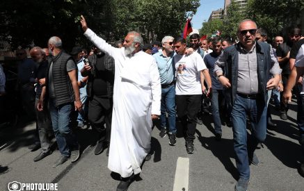 «Պարոն Գյուրջինյան, այստեղից չենք գնա, մինչեւ դռները չբացեք»․ Բրյուսովի համալսարանի դռները փակել էին