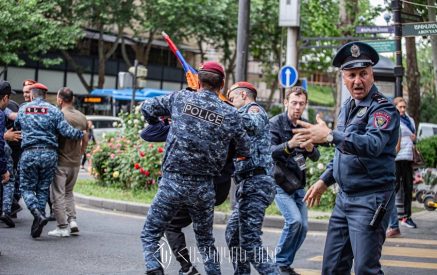 48 քաղաքացի ազատությունից զրկվել է Երևանում, 6 անձ՝ Էջմիածին քաղաքում, 3 քաղաքացի՝ Արմավիրում