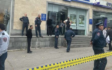 Աբովյանում բանկի մասնաճյուղում ահաբեկչություն կատարելու համար մեղադրվող 49–ամյա տղամարդը կալանավորվել է