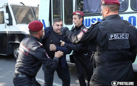«Ընդամենը մի քանի օրվա պատմություն է, իրենց ասած հենարանը ուղղակի փլելու»․ Բագրատ սրբազանը կոչ է անում դուրս գալ փողոց
