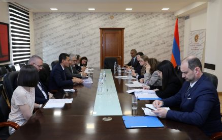 Վենետիկի հանձնաժողովի ներկայացուցիչների հետ քննարկվել է ազգային փոքրամասնությունների մասին օրենքի նախագիծը