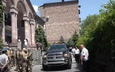 «Տղերք, տեսնես քանիսդ եք այդ դարպասը ջարդողներից Հայրենիքի Արցախյան սահմանին անցել ձեր պարտադիր զինվորական ծառայությունը»