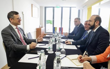 Արարատ Միրզոյանը հանդիպում է ունեցել Ուկրաինայի ԱԳ նախարար Դմիտրո Կուլեբայի հետ