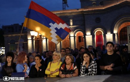 Փաշինյանն ու իր ամբողջ թիմը Արցախը ոչ միայն ուրացել են, այլ հանձնել են թշնամուն, եկել, ինչ-որ մեքենայի համար կառչել են Արցախի համայնքների ղեկավարներից. «Փաստ»