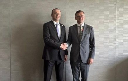 ՀՀ ԱԽ քարտուղարը հանդիպել է Ուկրաինայի արտաքին գործերի նախարարի հետ