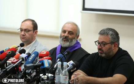Բագրատ սրբազանը՝ Շուռնուխի բնակչին․ «Ասում էր՝ 30 տարի վարուցանքս չենք արել։ 30 տարի դիմացդ ի՞նչ էր, 30 տարի թո՞ւրք ես տեսել, 30 տարի քո սահմանը Հորադիզում էր»