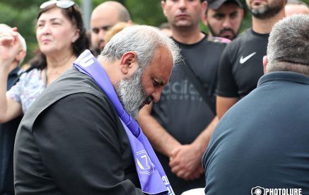 Մի քանի գործարարներ արձագանքել են Բագրատ սրբազանի կոչին