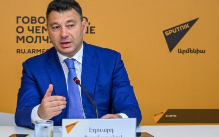 Միայն թուրք-ադրբեջանական շահ սպասարկողը կարող է զուգահեռներ տանել Արեւմտյան Հայաստանի ու ինչ-որ «Արեւմտյան Ադրբեջանի» միջեւ. Էդուարդ Շարմազանով