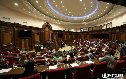ԱԺ «Հայաստան» և «Պատիվ ունեմ» խմբակցությունները կոչ են անում ՀՀ արժանապատիվ քաղաքացիներին՝ աջակել Սրբազան շարժմանը