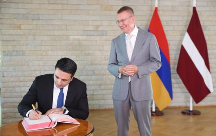 Էդգարս Ռինկեւիչսն իր պատրաստակամությունն է հայտնել նպաստելու Հայաստան-ԵՄ հարաբերությունների մերձեցման, վիզաների ազատականացման երկխոսության մեկնարկի հարցերում