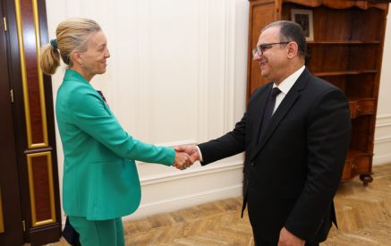 Տիգրան Խաչատրյանն ու Ֆրանսուազ Ժակոբը կարևորել են ԼՂ-ից բռնի տեղահանված անձանց առաջնային կարիքների հասցեագրումը, երկարաժամկետ կայուն կենսապայմաններ ապահովելուն ուղղված աշխատանքները