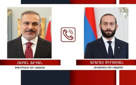 Հաքան Ֆիդանը և Արարատ Միրզոյանը հեռախոսազրույց են ունեցել
