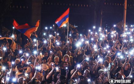 «Գիտեմ, որ հսկայական դիրքեր են հանձնում հիմա, մեր տղաներին ասել եմ, որ ստուգեն». Բագրատ սրբազան