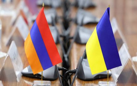 Պապոյանը և Լոբաչը քննարկել են Հայաստանի և Ուկրաինայի միջև առևտրատնտեսական հարաբերությունների զարգացմանը վերաբերող հարցեր