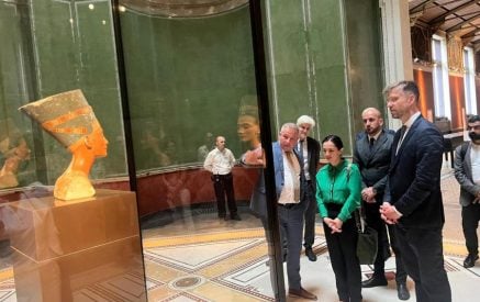 Մաթիաս Վեմհոֆի հետ հանդիպմանը քննարկվել է նաև Բեռլինի թանգարանային կղզում գտնվող Հնագույն և հին ժամանակների պատմության թանգարանում Հայաստանի հնագույն շրջանի պատմությանը նվիրված ցուցադրության կազմակերպման հնարավորությունը