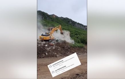 Քարին տակ. Ադրբեջանը շարունակում է Արցախում ոչնչացնել ամբողջական բնակավայրեր