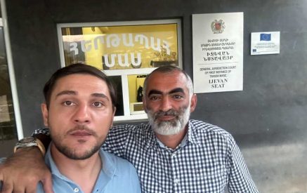 Կիրանցում ցուցարարների ուղղությամբ քշող ֆուրգոնի անիվը ծակելու գործով մեղադրվողի տնային կալանքի ժամկետը երկարաձգելու միջնորդությունը մերժվել է. փաստաբան 